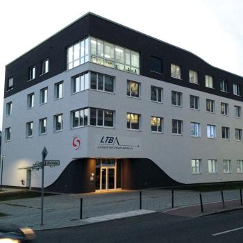 Außenansicht des fertiggestellten Naubaus der LTB Holding GmbH Außenansicht des fertiggestellten Naubaus der LTB Holding GmbH