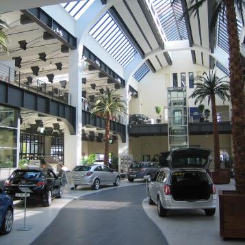 Verkaufshalle nach der Sanierung Verkaufshalle nach der Sanierung